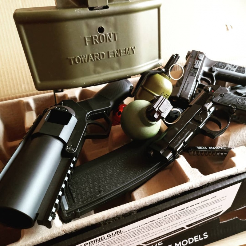 Airsoftové vybavení ve zbrojáku