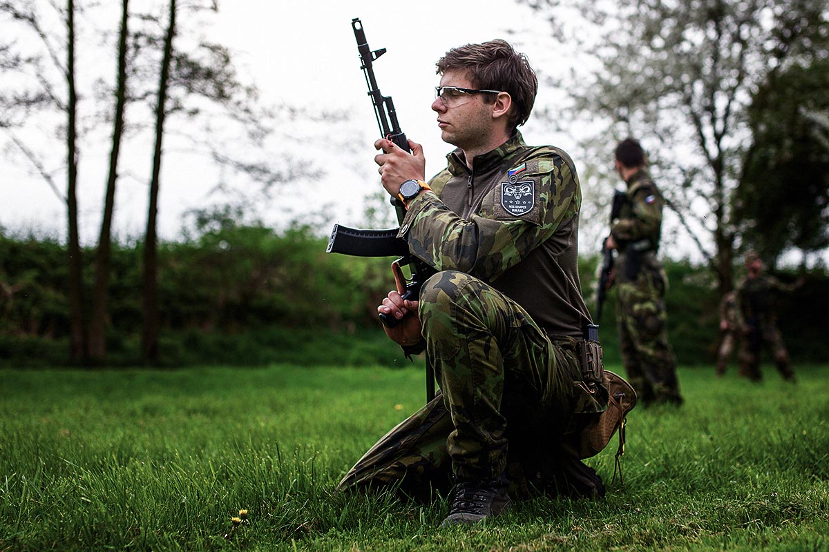 Myky - instruktor a velitel Charlie